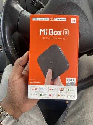 Mi Box S 4K na caixa selada