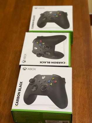 Xbox One X 1TB Console with Wireless Controller
