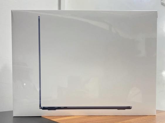 MacBook Air 13” inch M2 2022 256gb ssd ( selado )