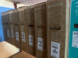 Samsung 32” T5300 Smart HDTV