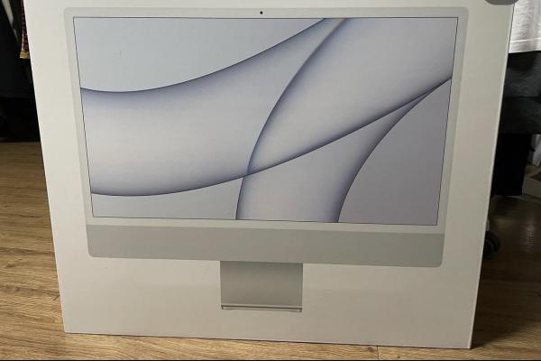 iMac 24” 8/256GB M1  ( Mouse+teclado )
