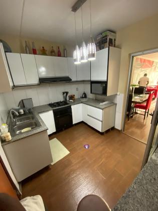 Vende-se espaçoso Apartamento T4 4wcs remodelada no condomínio casa jovem, costa do sol