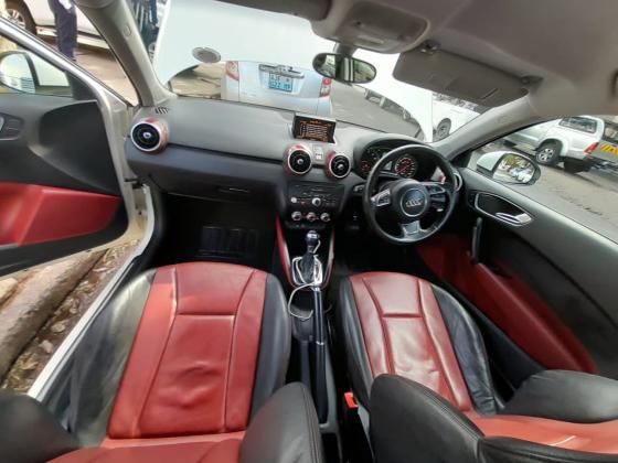Audi A1 1.4 TFSI S-TRONIC 2011