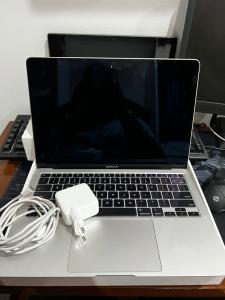 MacBook Air M1  13” 512GB ssd 8gb ram ( open box ) silver