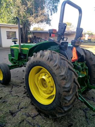 vendo tractores na África do Sul