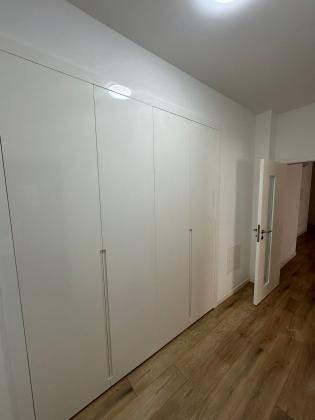 Apartamento T3 com 4 wcs, duas cozinhas e parqueamento para duas viaturas. na Dona Alice no condomínio 4 Life