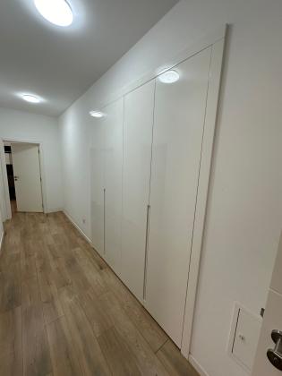 Apartamento T3 com 4 wcs, duas cozinhas e parqueamento para duas viaturas. na Dona Alice no condomínio 4 Life