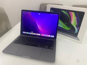 MacBook Pro 2020 Touch Bar M1   Processador M1 8GB Ram 256GB SSD Space Grey (Touch Bar)  Super clean