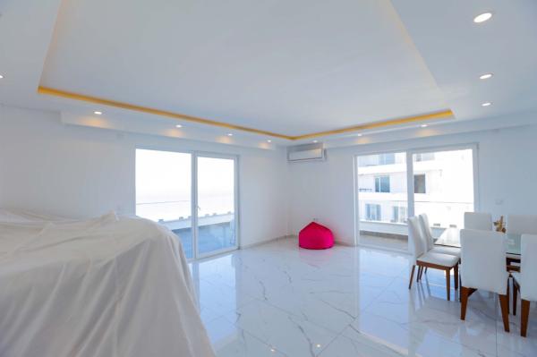 ARRENDA-SE APARTAMENTO T4 NO CONDOMÍNIO DECO ASSUS - COSTA DO SOL AV. MARGINAL