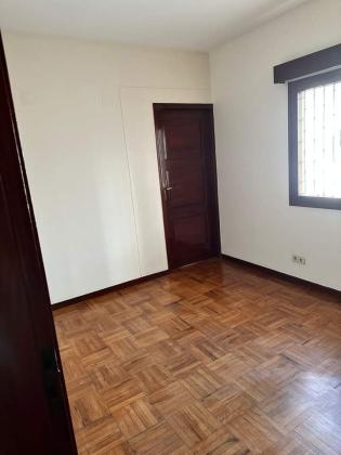 Arrenda se super apartamento T4 no Bairro Sommerschield 1 Rua Valentim Citi próximo a Escolinha do Banco de Moçambique