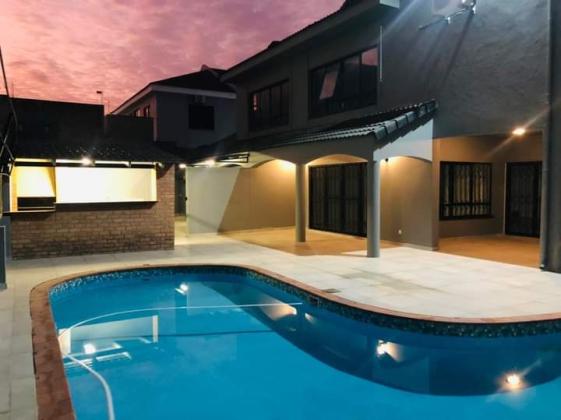 Vende-se moradia T6 (6 suites) com piscina e anexo - ESCOLA PORTUGUESA