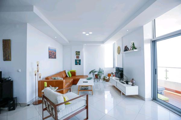 Vende-se um apartamento tipo 3 mobilado  no condomínio Maputo beach front na marginal