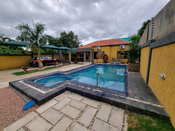 Vende-se Moradia independente T3 luxuosa com piscina e anexo na Matola rio-campoane