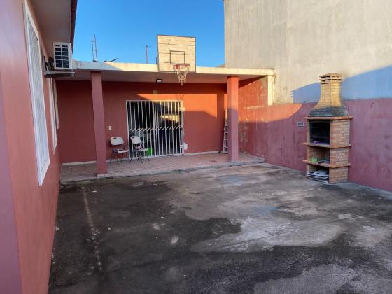 Vende-se Moradia T4 3wcs uma suíte, moderna no condomínio Intaka(5 mil casas)