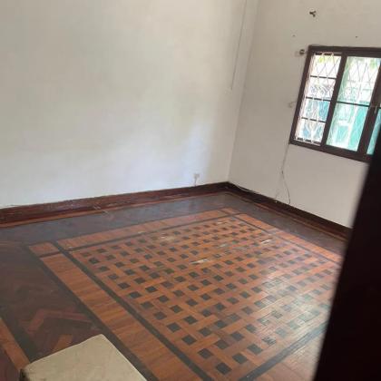 VENDE-SE FLAT TIPO 3 - 2°ANDAR NA POLANA ENFRENTE AO USTM
