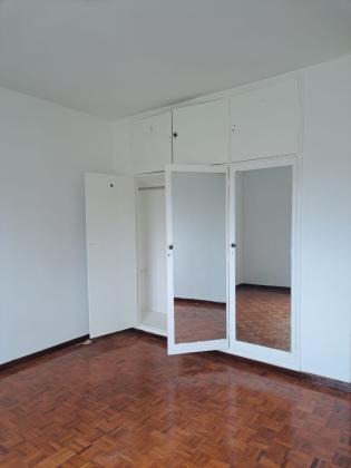 Vende-se Moderno Apartamento Tipo 2 na Av. Patrice Lumumba_Proximo à Escola Anda Lucia