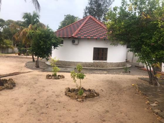 Casa de campo com 3 quartos para venda em Vilanculos (Moçambique)