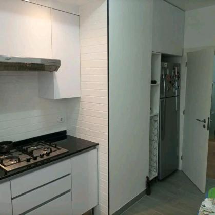 Arrenda-se Apartamento T2 2wcs moderna e mobilada, com pescina no condomínio Português, zimpeto