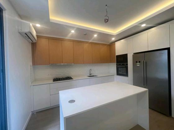 Vende-se Apartamento novo tipo 3 situado no bairro da polana próximo a Julius Nyerere