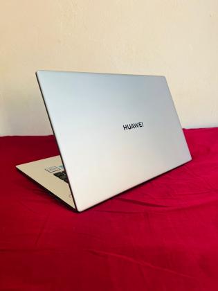 Laptop Huawei MateBook i3 11th 8GB RAM 256GB SSD