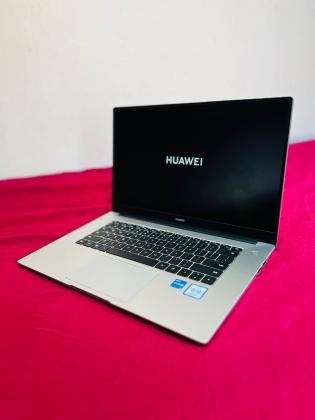 Laptop Huawei MateBook i3 11th 8GB RAM 256GB SSD