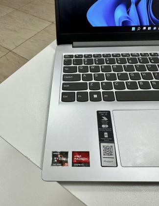 Laptop Lenovo Ideapad 3 Ryzen 5 15.6” 8GB RAM 512GB SSD
