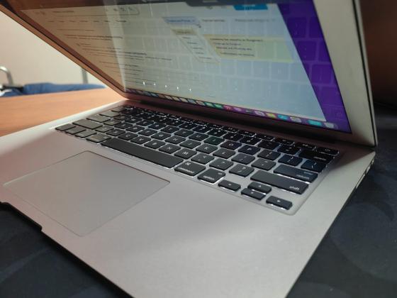 MacBook Air 13.3” 2017 i7 8GB RAM 256GB SSD