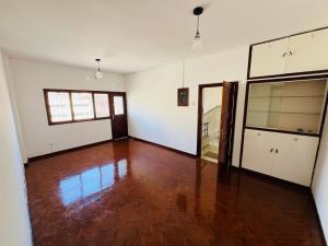 Vende-se um apartamento T3 no 3• andar do Bairro Central próximo ao Hotel Rovuma