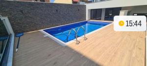 Arrenda-se flat T3 (2 suites) com piscina e ginasio - JARDIM DOS NAMORADOS