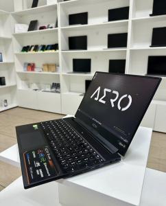 Laptop Gamer Gigabyte Aero Classic 5 i7 9th 16GB RAM 522GB SSD Nvidia GeForce RTZ 2060