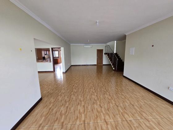 Arrenda-se Casa T4 na Cidade da Matola Condomínio- Maputo