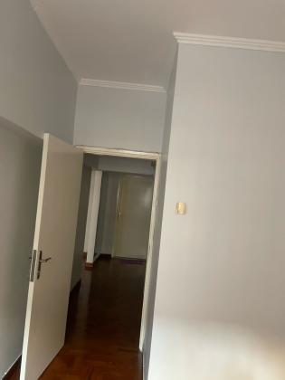 VENDE-SE APARTAMENTO T3 - 2°ANDAR COM 3WC'S NO BAIRRO CENTRAL AV. EDUARDO MONDLANE PRÓXIMO A EDM