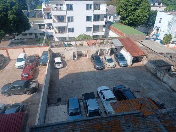 Arrenda se apartamento T3 remodelado na Av Julius Nyerere -vista marmar