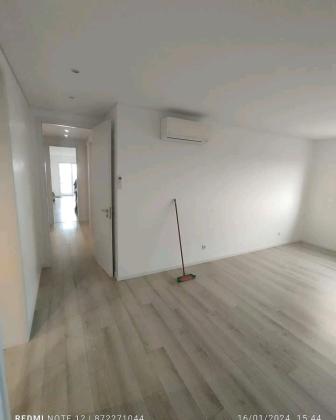 Arrenda-se um apartamento tipo 3 no condomínio polana residence