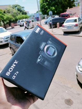Sony Alpha 7 Mark III completa e selada