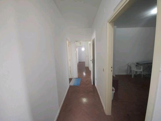Vende-se espaçoso Apartamento T4 3wcs com parqueamento na cave, prédio consulado do Portugal, Av Mao Tsé tung