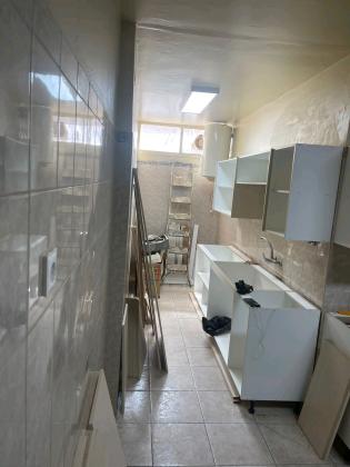 Arrenda-se Apartamento T3 rés do chão duas suites cozinha americana na Av Julius nyerere