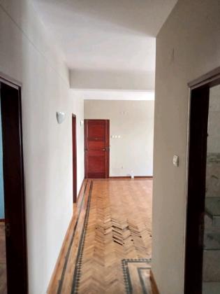 Arrenda-se Apartamento do tipo 3 no rés do chão próximo ao Goa