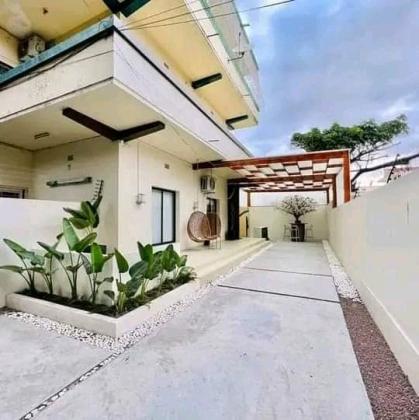 Vende-se espaçoso Apartamento T3 suíte rés do chão com quintal independente na Av Paulo Samuel kankomba, Sommershild 1
