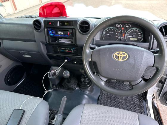 Toyota Land Cruiser Hz Série 79
