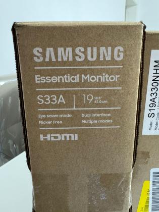 Samsung ESSENTIAL MONITOR 18.5