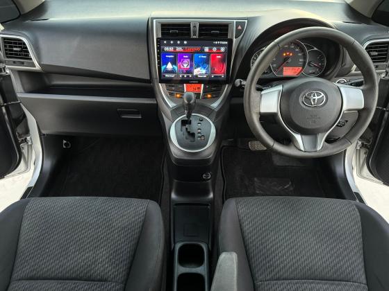 Toyota Ractis 2011 1.5