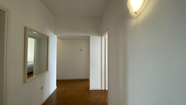 Vende-se um apartamento T3 (1 suíte) no 8° andar no Bairro da Polana Cimento 