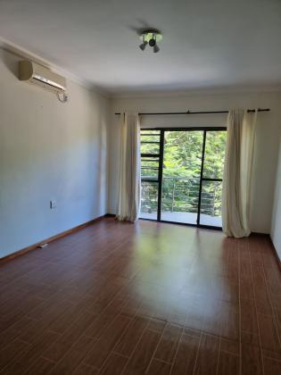 VENDE-SE MORADIA T5 NO TRIUNFO PRÓXIMO A ESCOLA PRIMARIA - COSTA DO SOL 🇲🇿