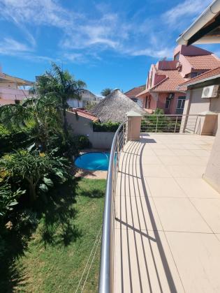 VENDE-SE MORADIA T5 NO TRIUNFO PRÓXIMO A ESCOLA PRIMARIA - COSTA DO SOL 🇲🇿