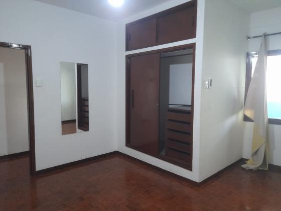 Vende-se apartamento T3 na Av. 24 Junho esquina com a Rua João Carlos  próximo ao banco Absa