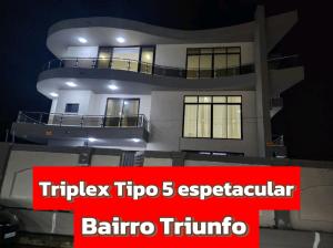 TRIPLEX TIPO 5 ESPETACULAR NO TRIUNFO
