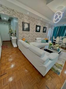 Vende-se Apartamento T3 - 3°andar Luxuoso  Bairro Central