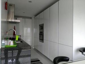 MOBILADA - Arrenda-se flat T3 suite climatizada com gerador - POLANA