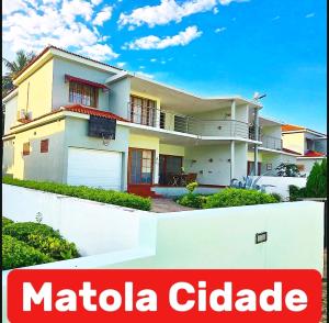 Arrenda-se Casa T4 na Cidade da Matola Condomínio- Maputo
